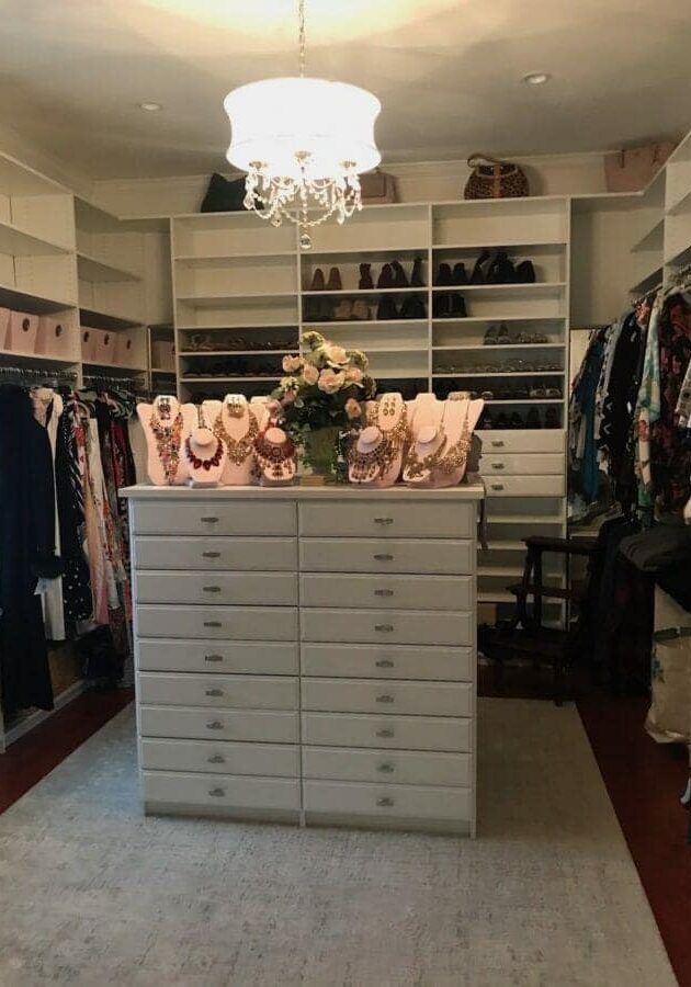 walk-in-island-jewelry